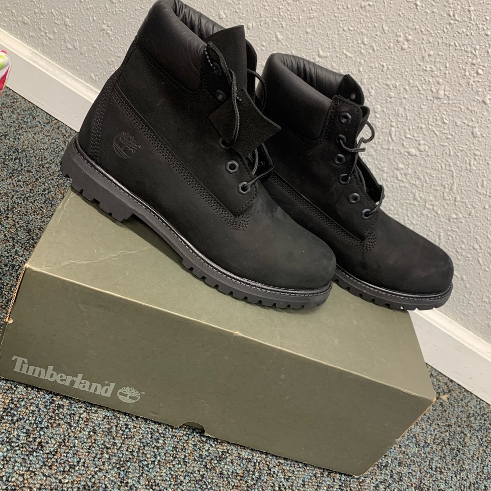 Women’s size 9 timberland boots - Picture 2 of 7